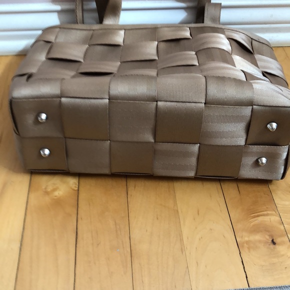 Beautiful double strap shoulder seatbelt bag - Picture 6 of 7